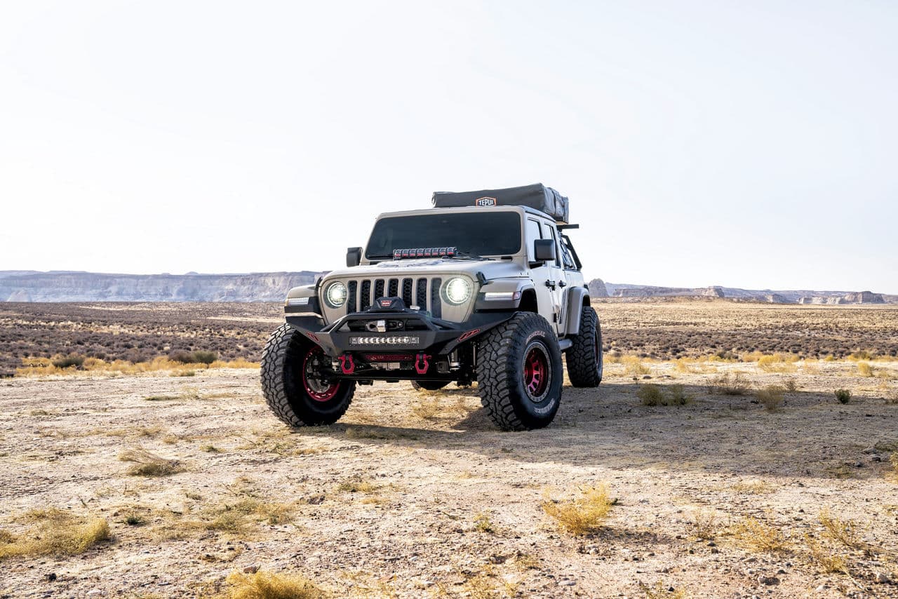 Front view of 2020 Jeep Gladiator with wheels