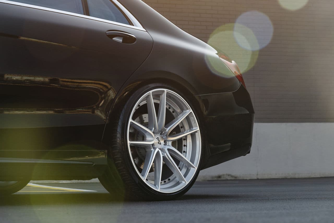 Side profile of 2020 Mercedes-Benz S550 with wheels
