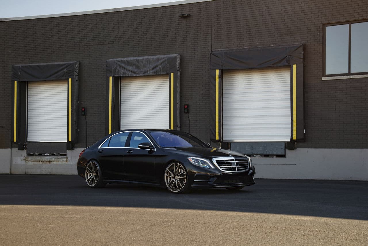Front view of 2020 Mercedes-Benz S550 with wheels