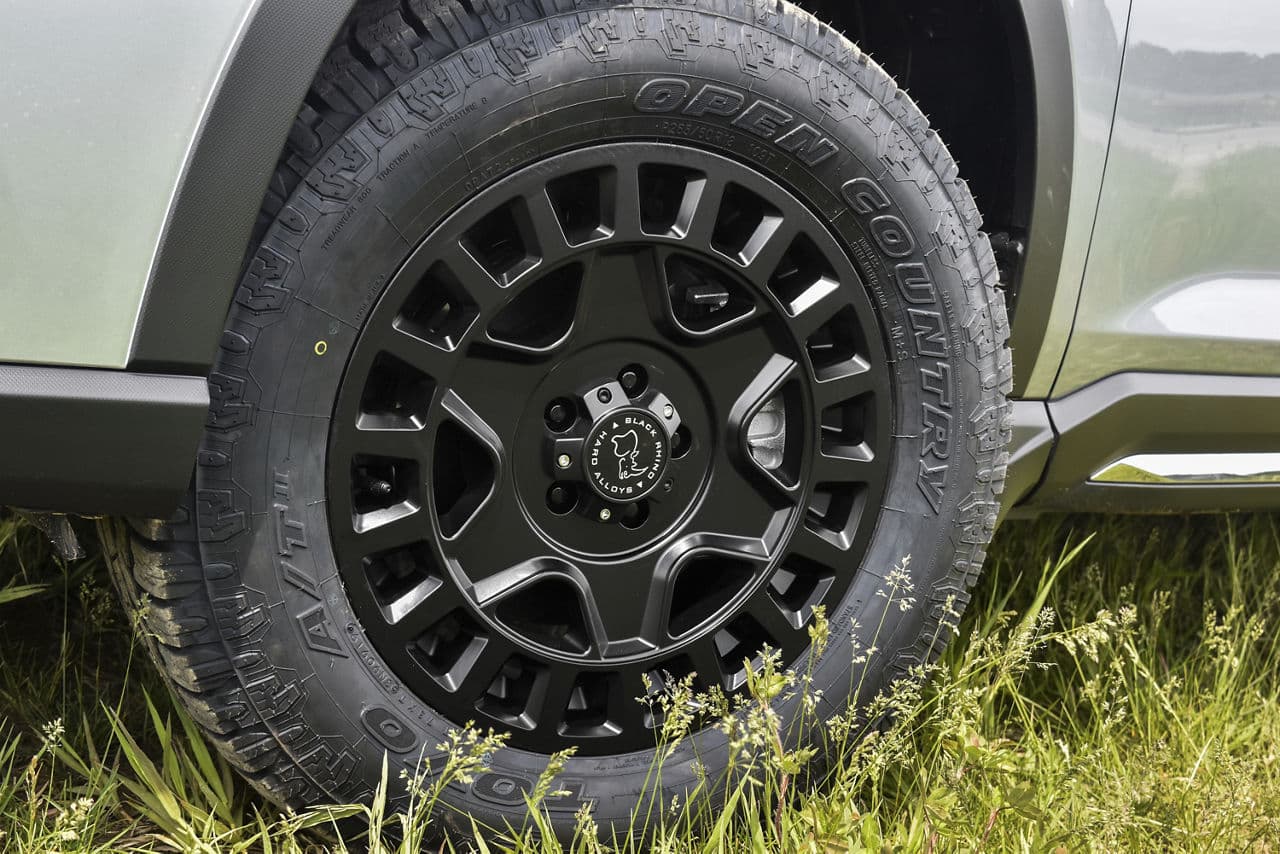 Side profile of 2020 Subaru Ascent with wheels