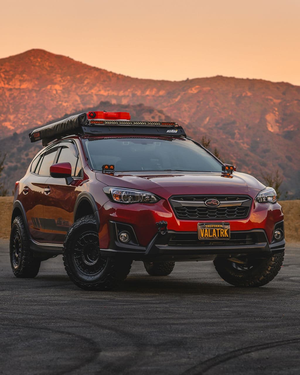 Front view of 2020 Subaru Crosstrek with wheels