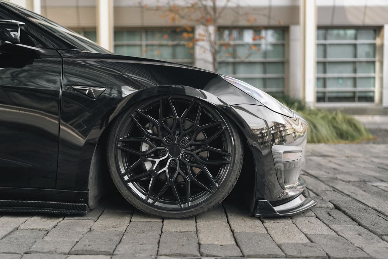 Detail view of 2020 Tesla Model 3 with wheels