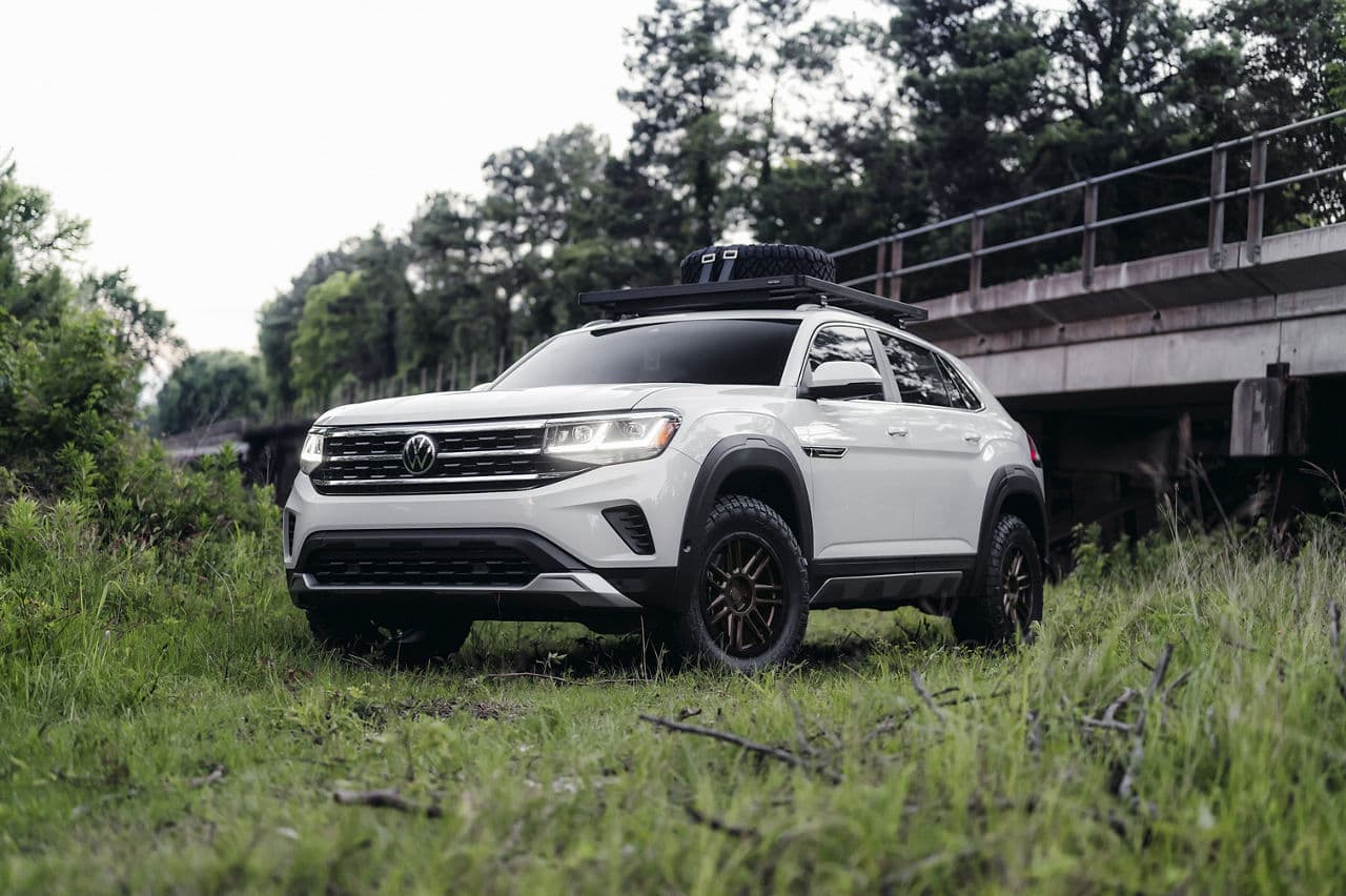 Front view of 2020 Volkswagen Atlas Cross Sport with wheels