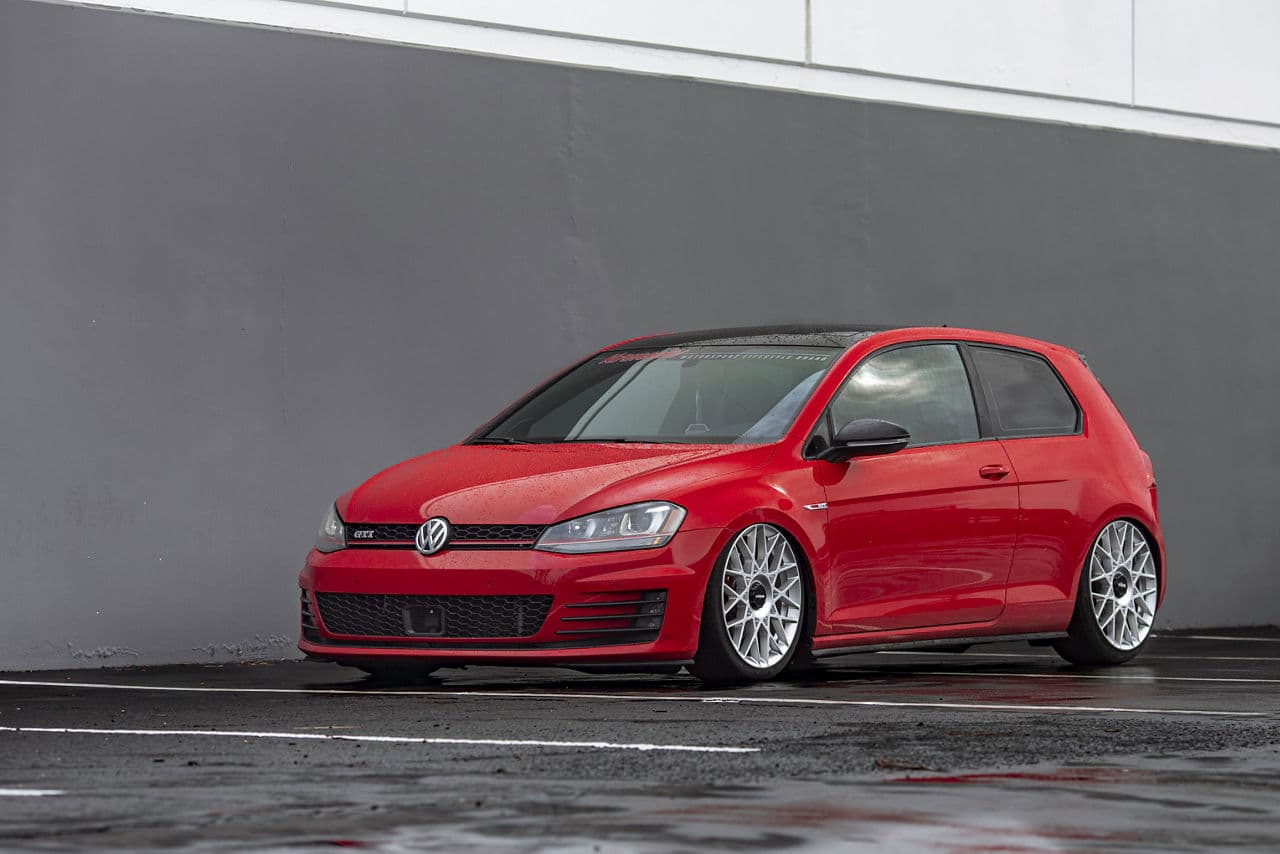 Front view of 2020 Volkswagen Golf with wheels