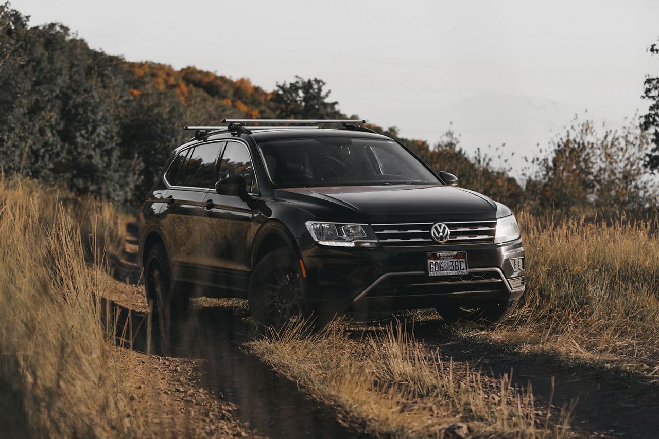 Front view of 2020 Volkswagen Tiguan with wheels