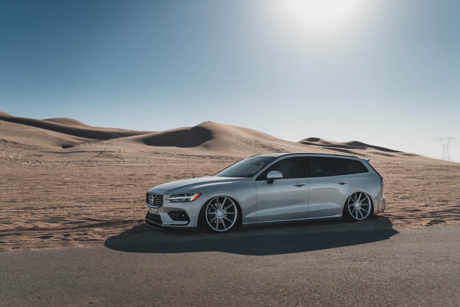 2020 Volvo V60 — wheels, front view