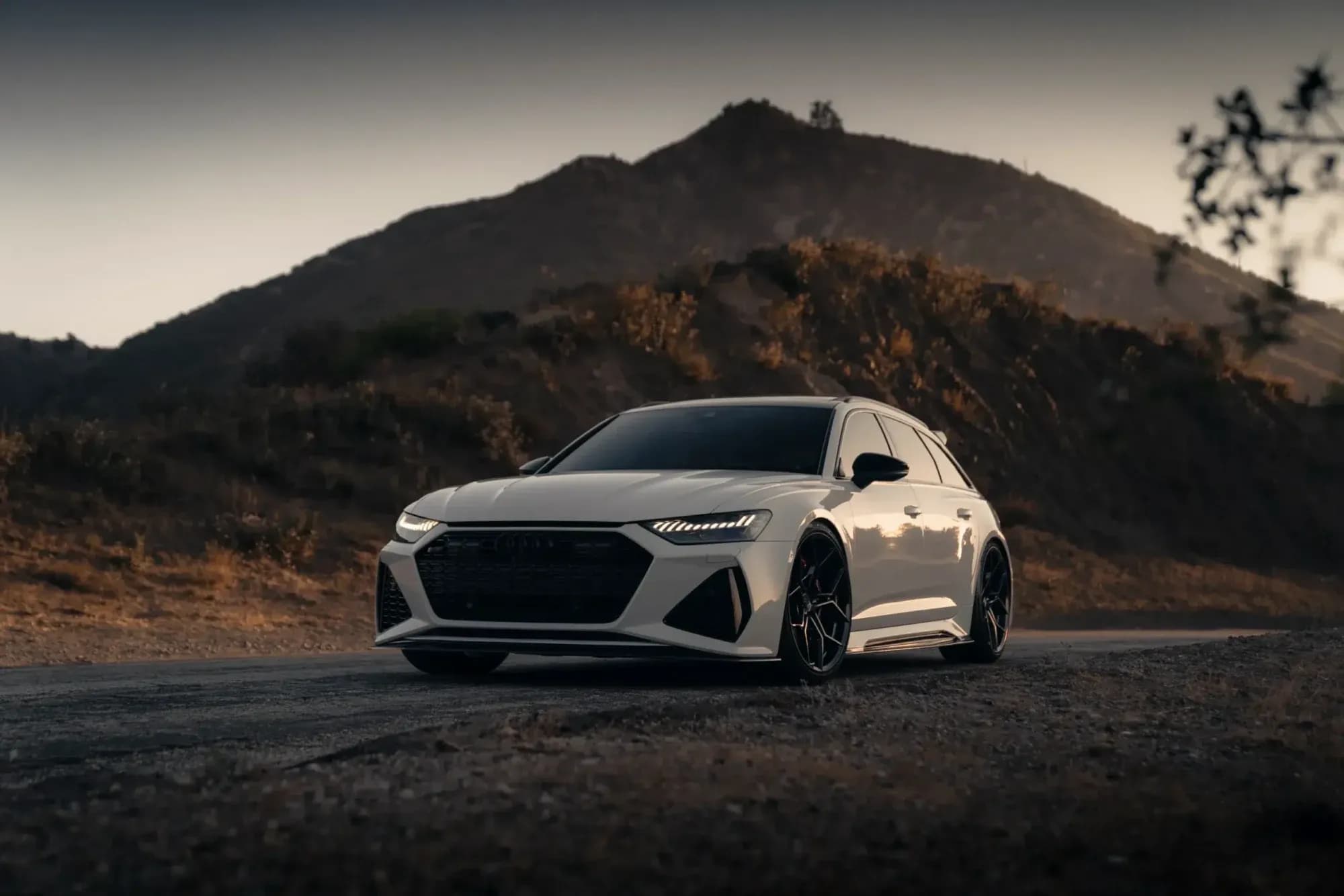 2021 Audi RS6 Avant — wheels, front view