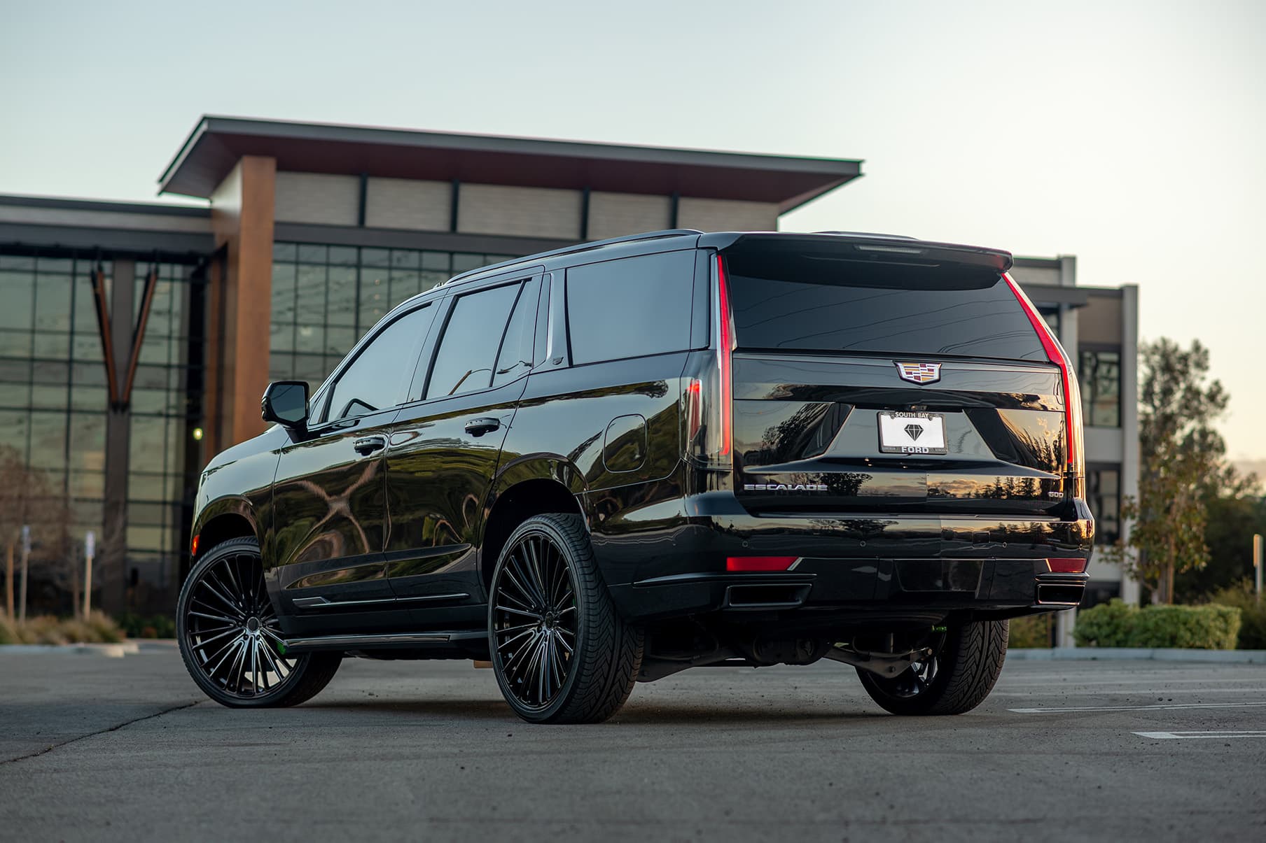 2021 Cadillac Escalade — wheels, side profile