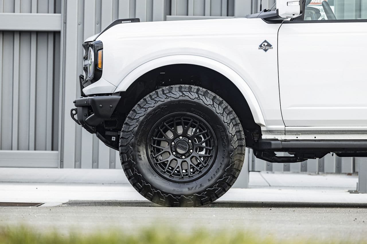 Rear view of 2021 Ford Bronco Outer Banks with truck suv wheels