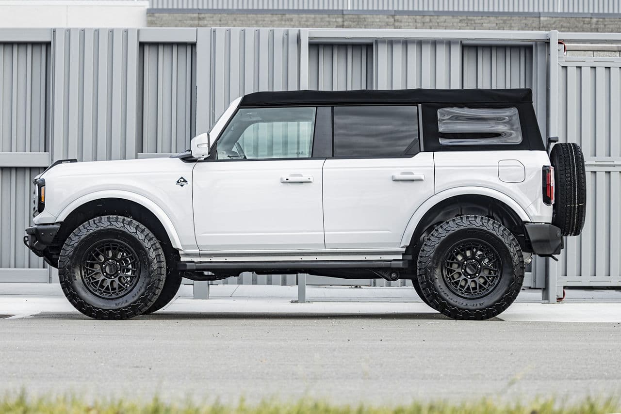 Detail view of 2021 Ford Bronco Outer Banks with truck suv wheels