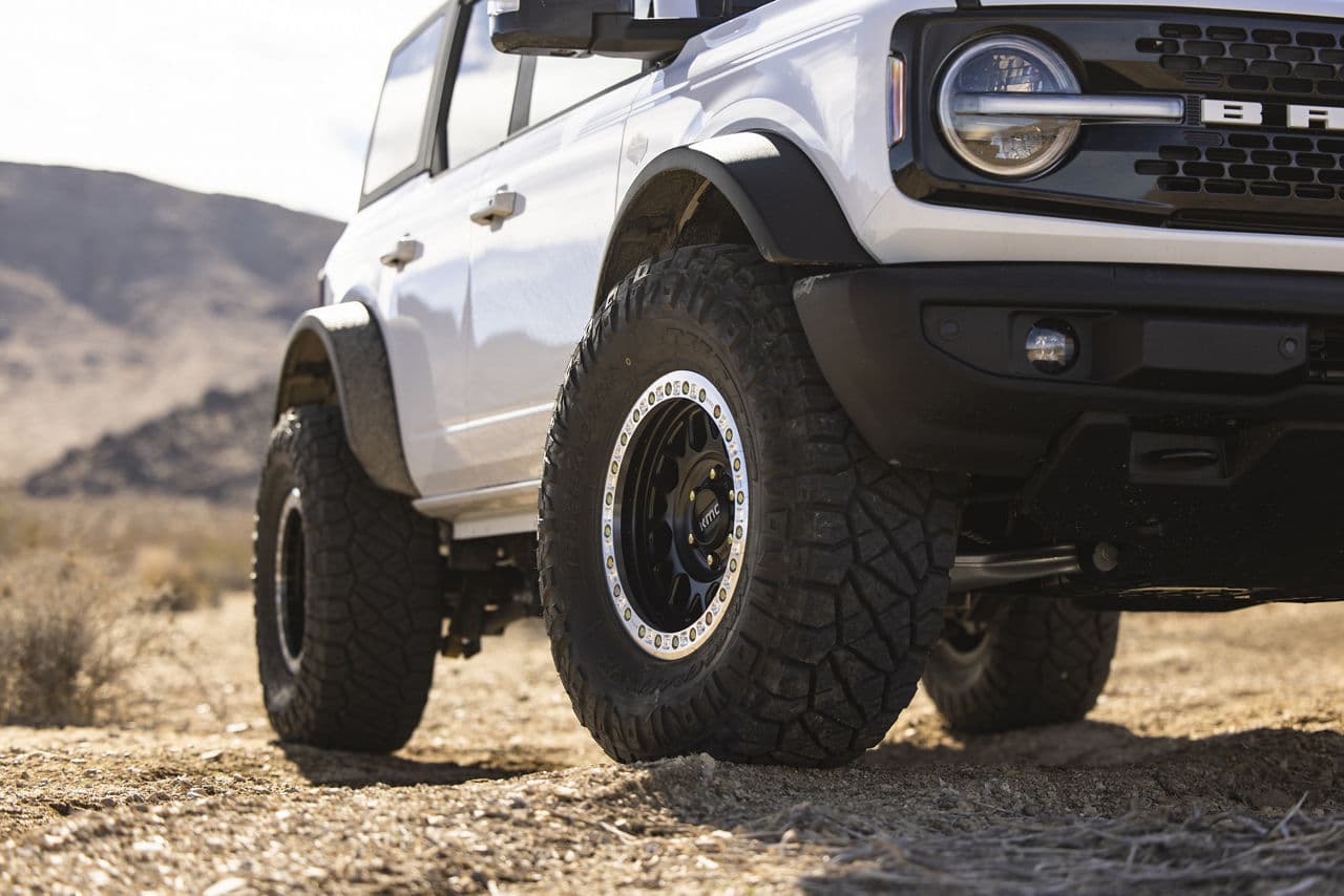 Side profile of 2021 Ford Bronco Raptor with wheels