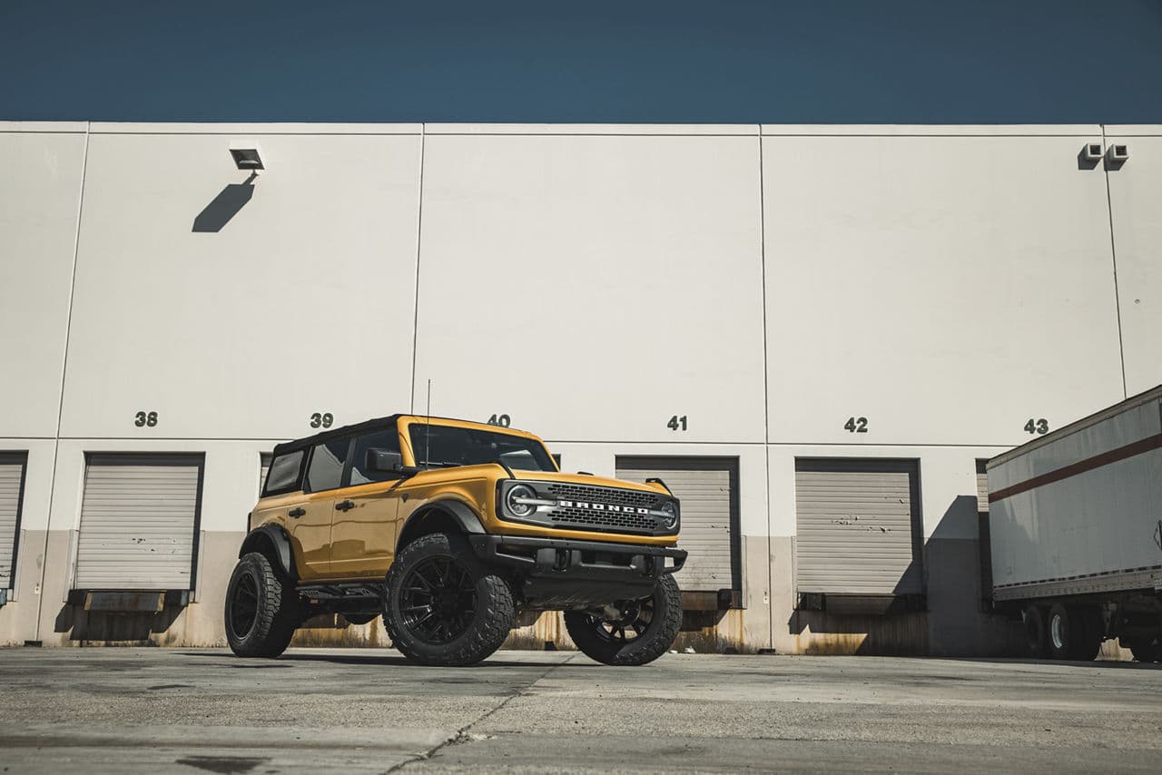 Side profile of 2021 Ford Bronco Badlands with truck suv wheels