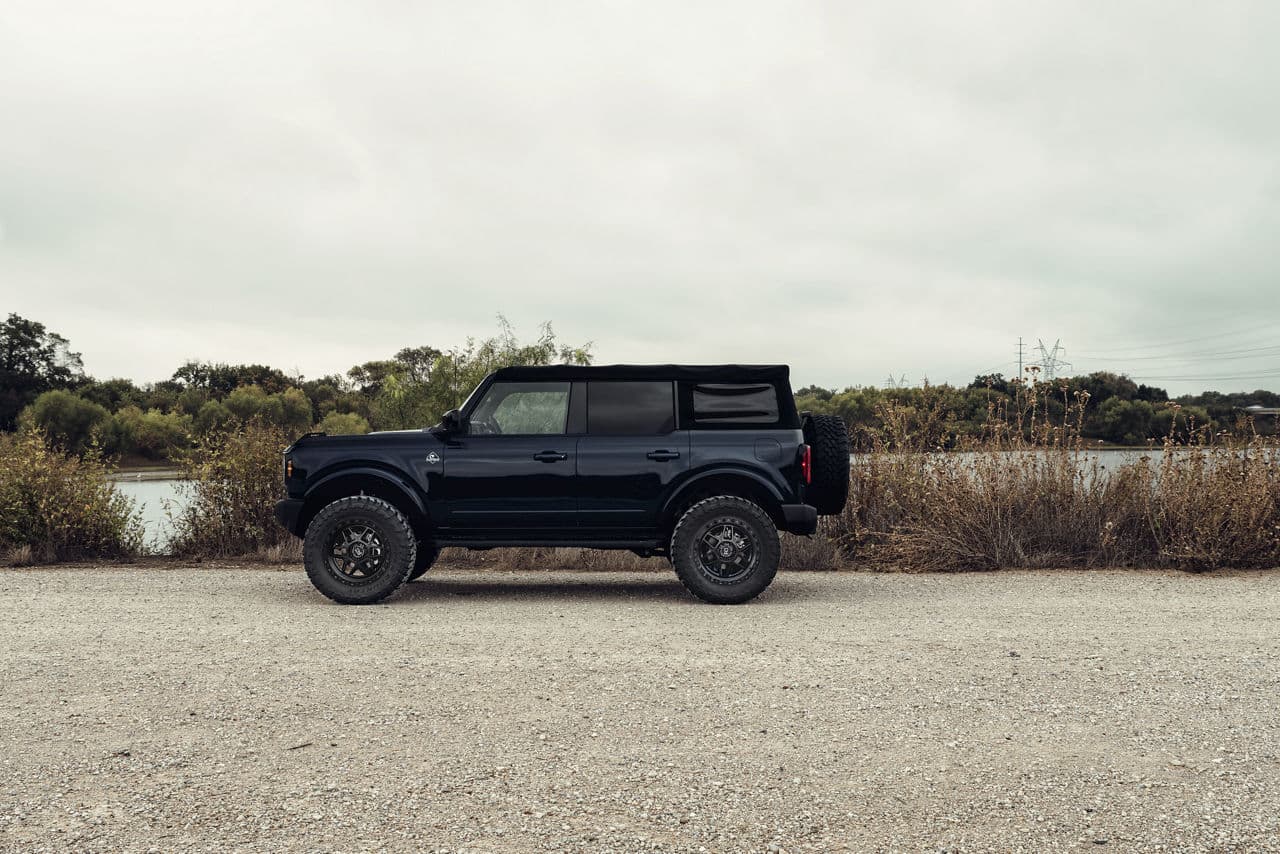 Side profile of 2021 Ford Bronco with wheels