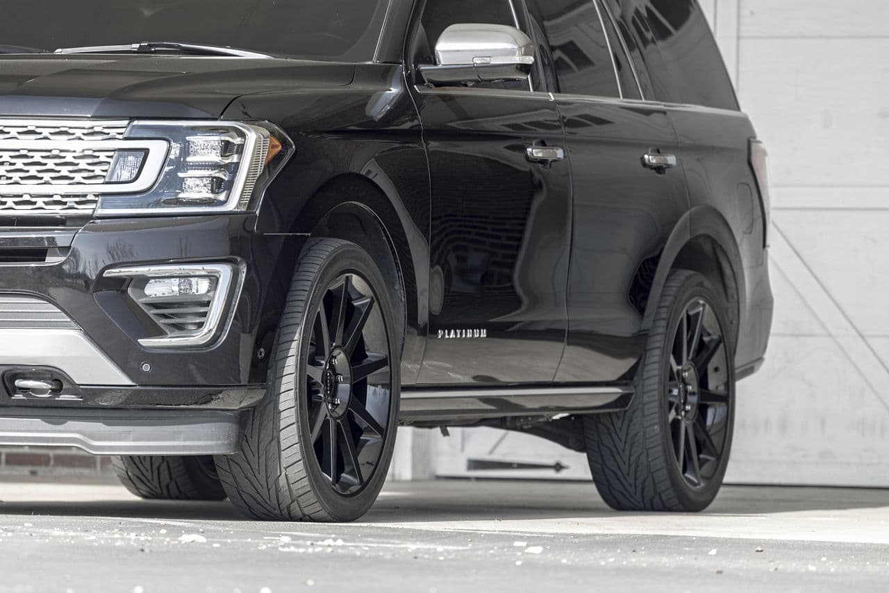 Detail view of 2021 Ford Expedition with wheels