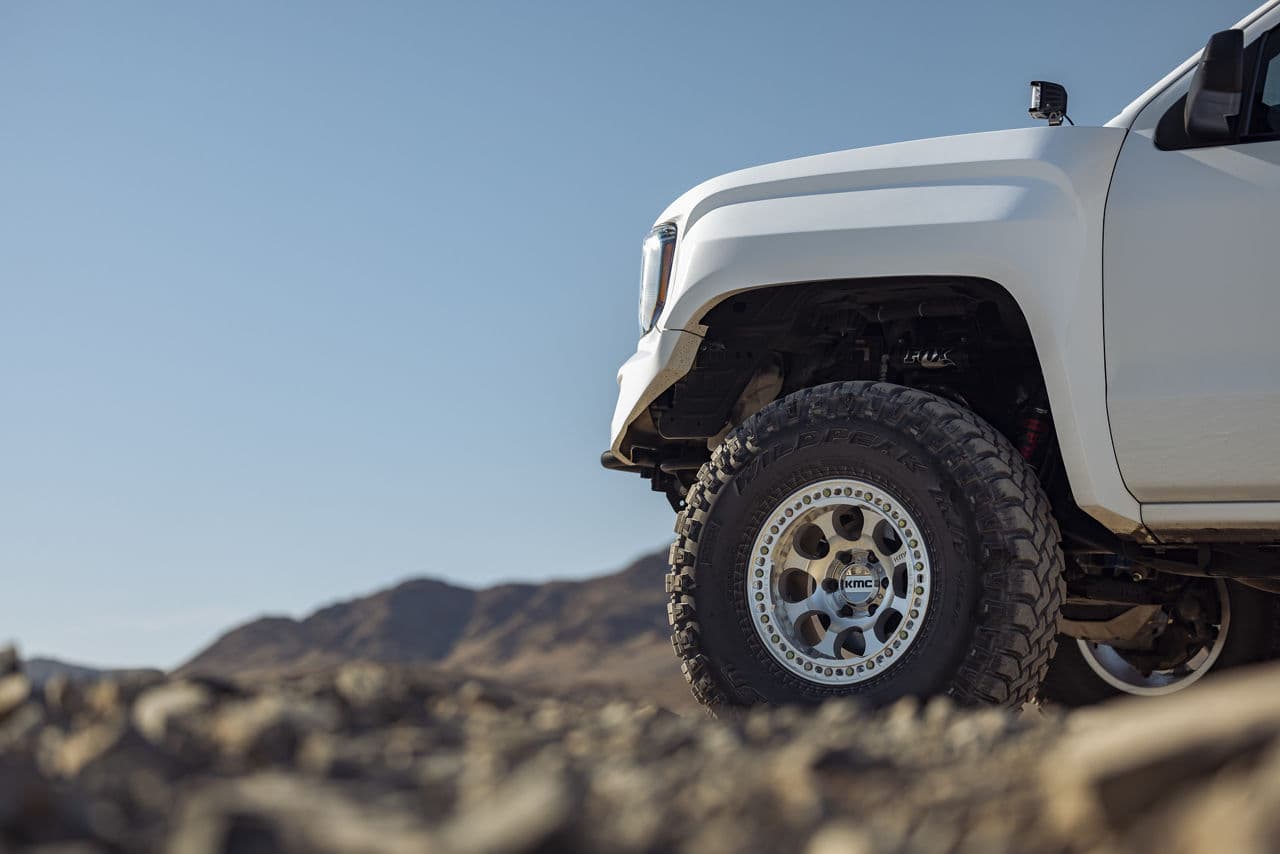 Side profile of 2021 GMC Sierra with wheels