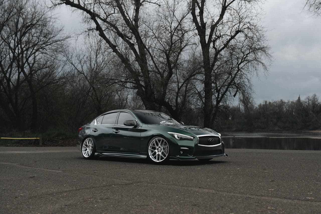 Front view of 2021 Infiniti Q50 with wheels