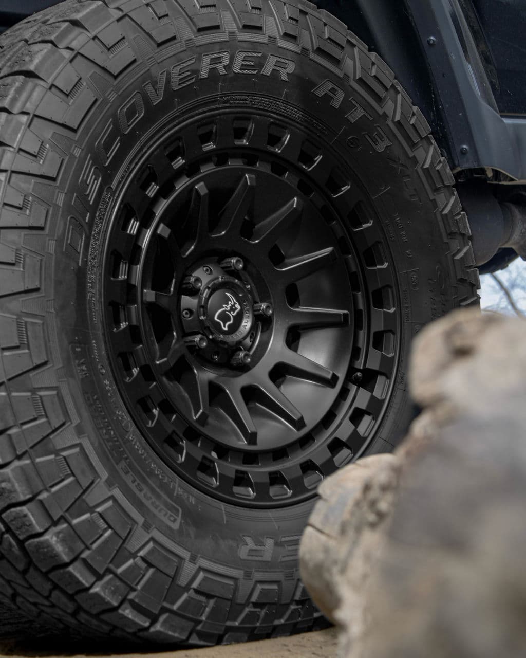 Rear view of 2021 Jeep Gladiator with truck suv wheels