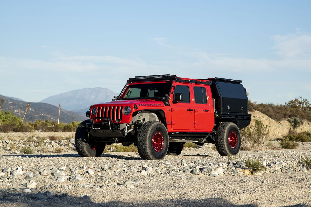Front view of 2021 Jeep Gladiator with truck suv wheels