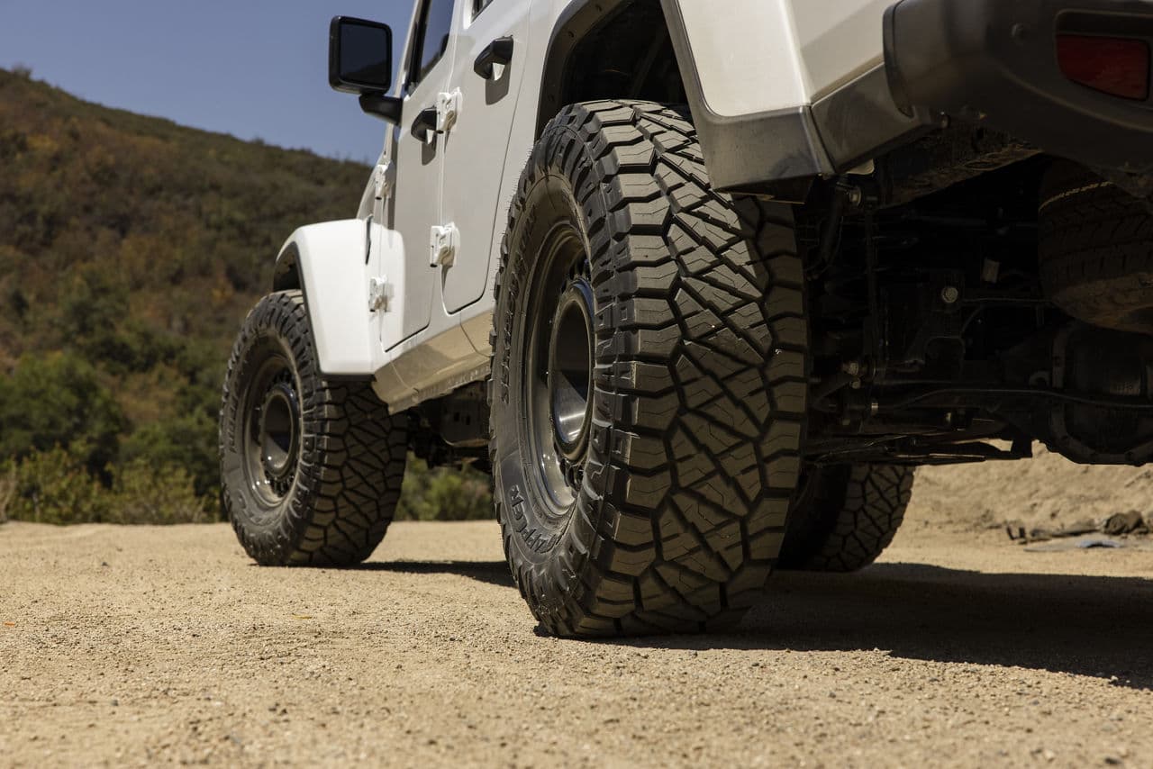 Detail view of 2021 Jeep Gladiator with truck suv wheels
