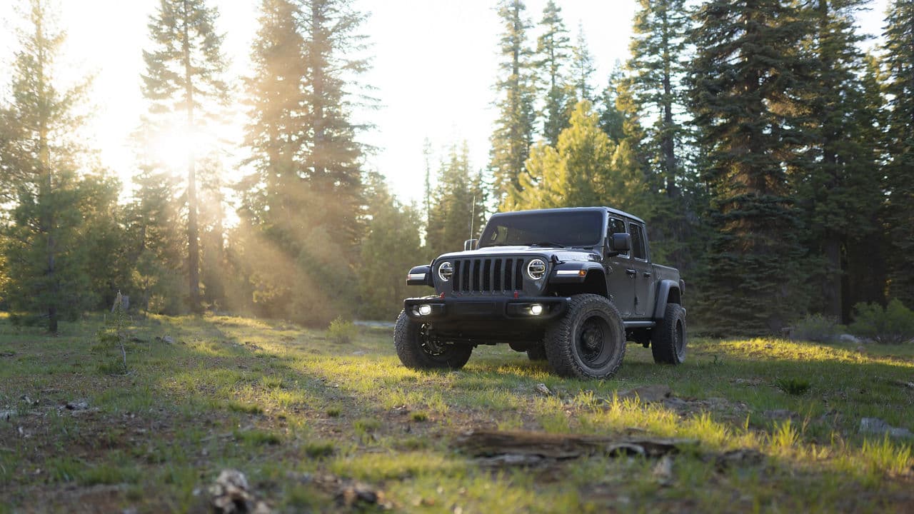 Front view of 2021 Jeep Gladiator with wheels