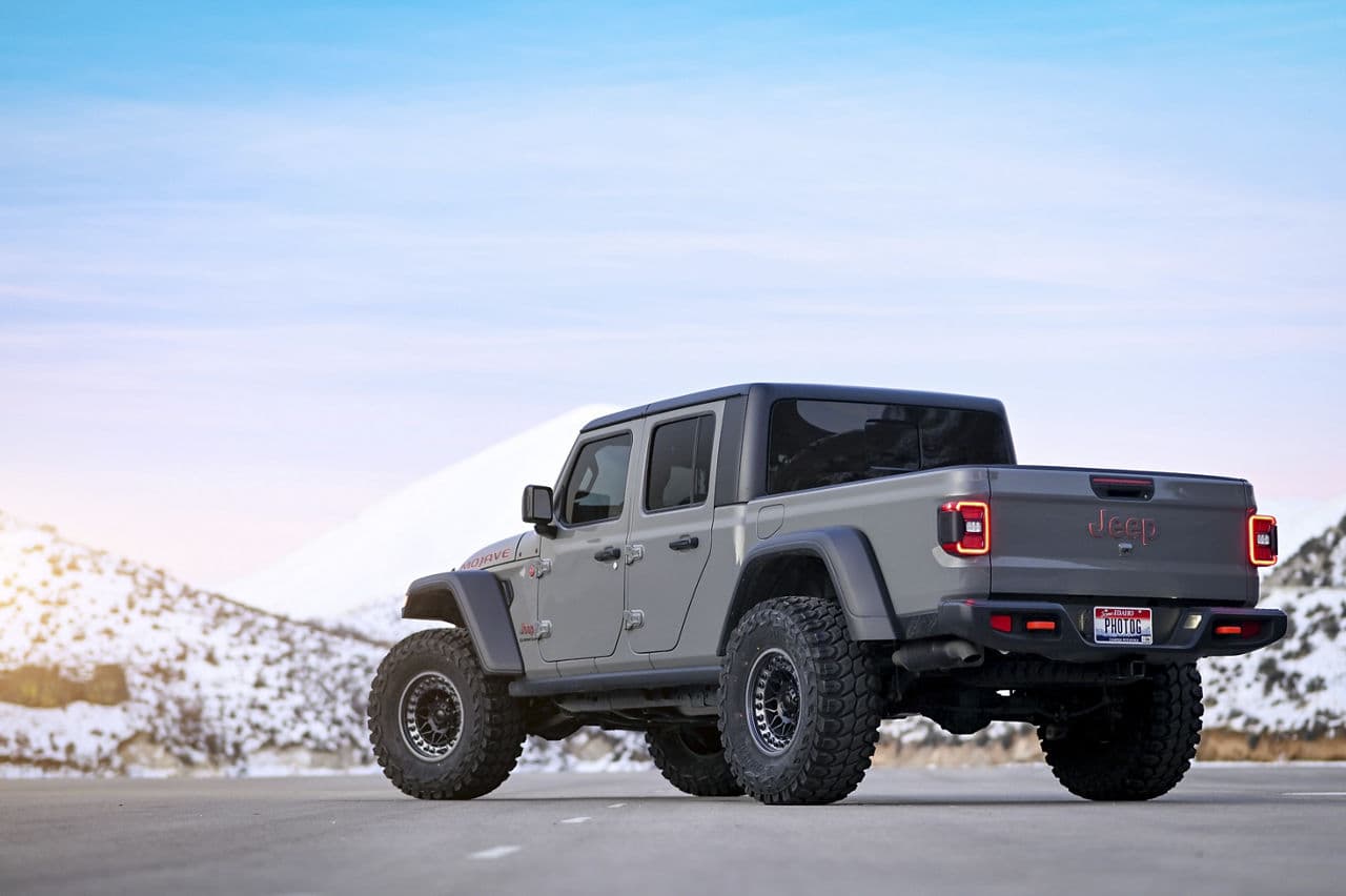 Front view of 2021 Jeep Gladiator with wheels