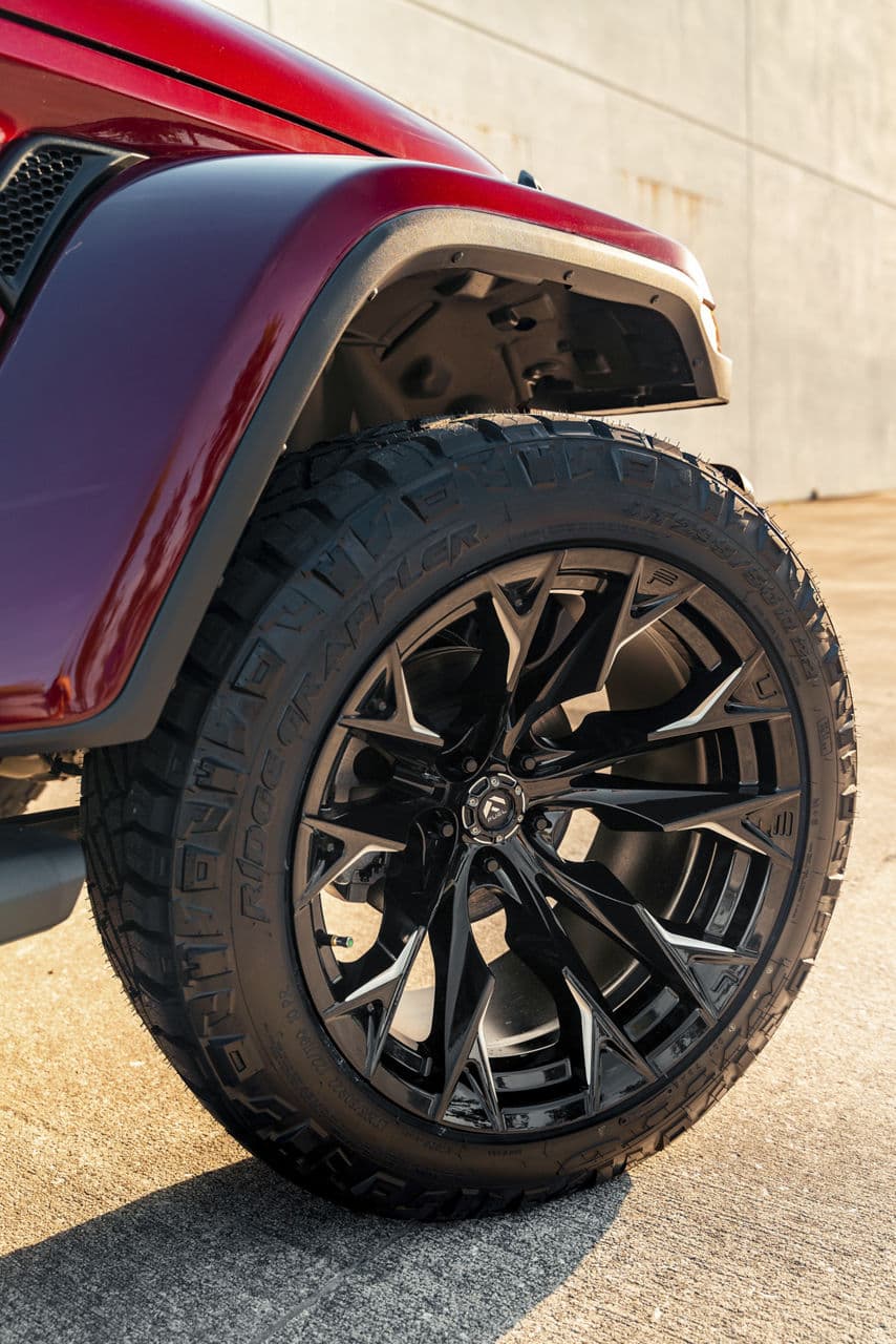 Detail view of 2021 Jeep Gladiator with wheels