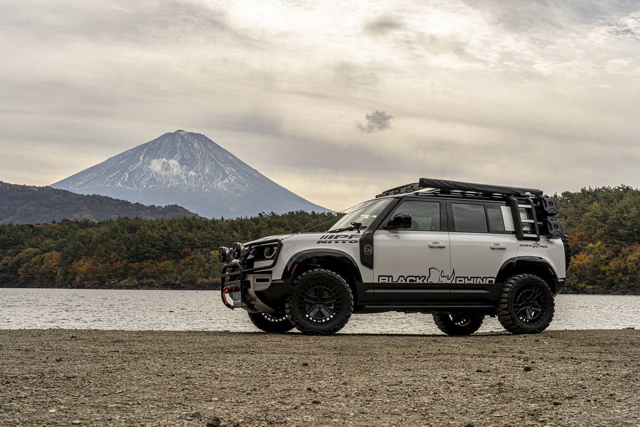 Side profile of 2021 Land Rover Defender with wheels