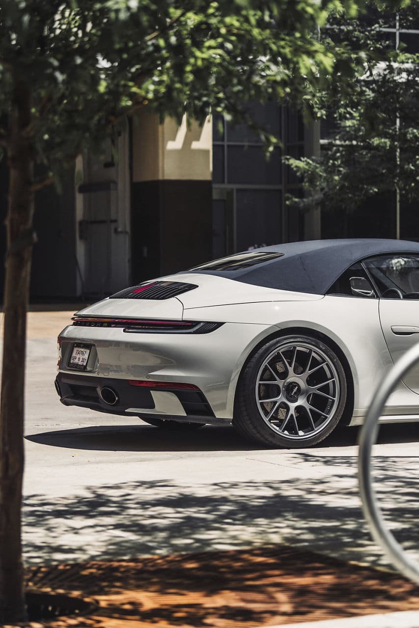 Side profile of 2021 Porsche 992 with wheels