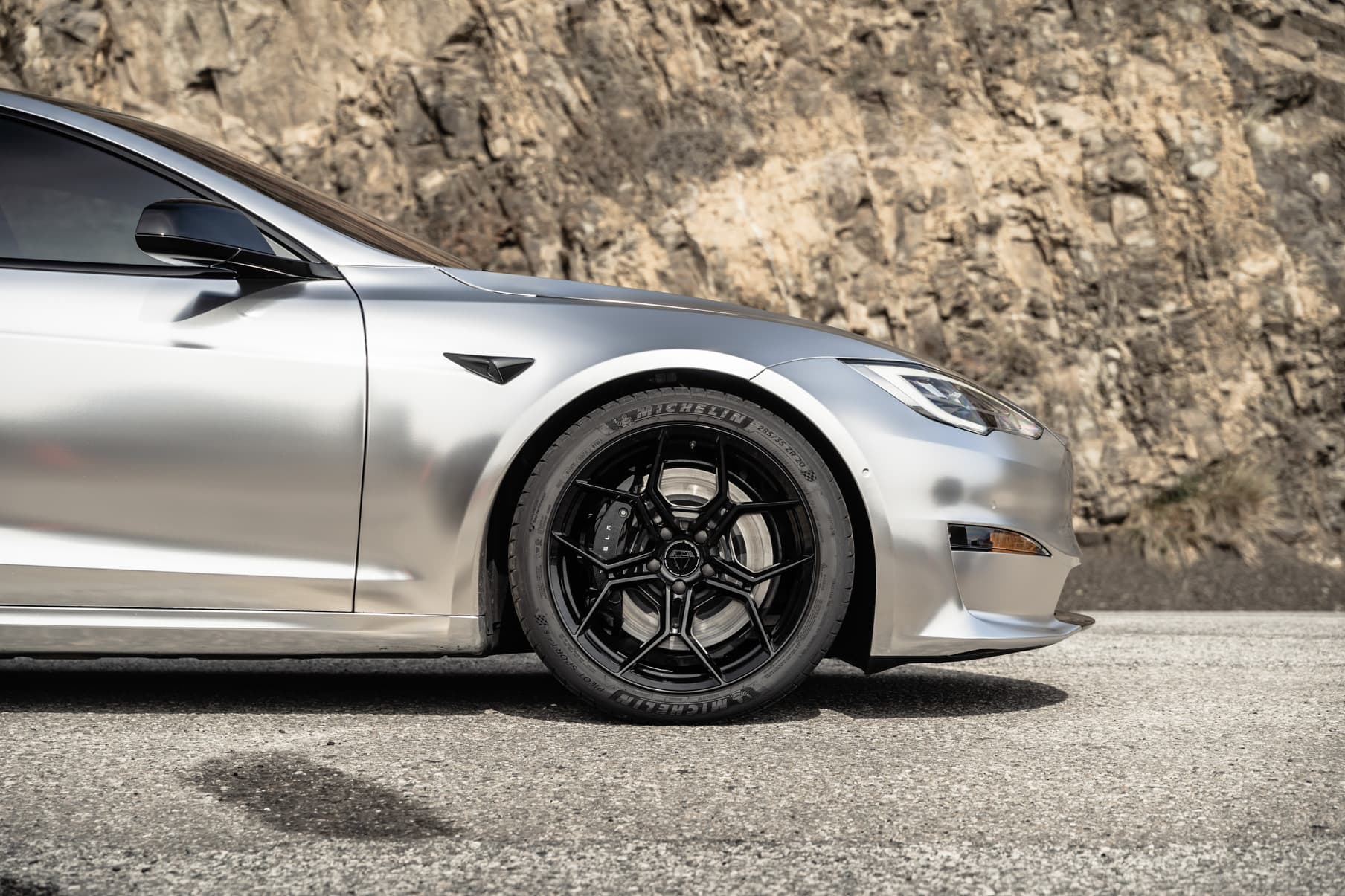 2021 Tesla Model S Plaid — wheels, rear view