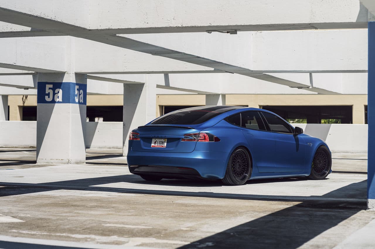 Front view of 2021 Tesla Model S with wheels
