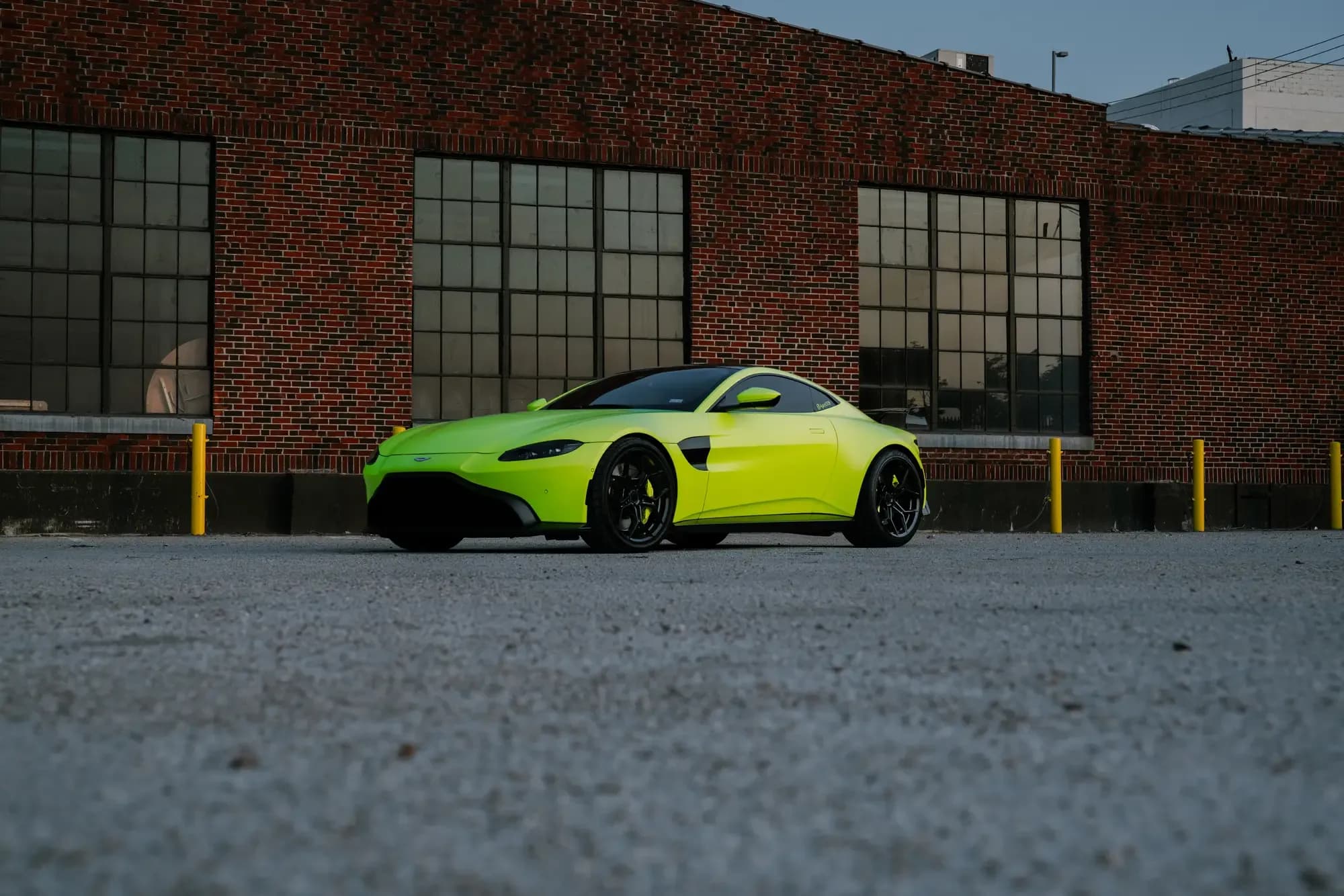 2022 Aston Martin Vantage — wheels, rear view