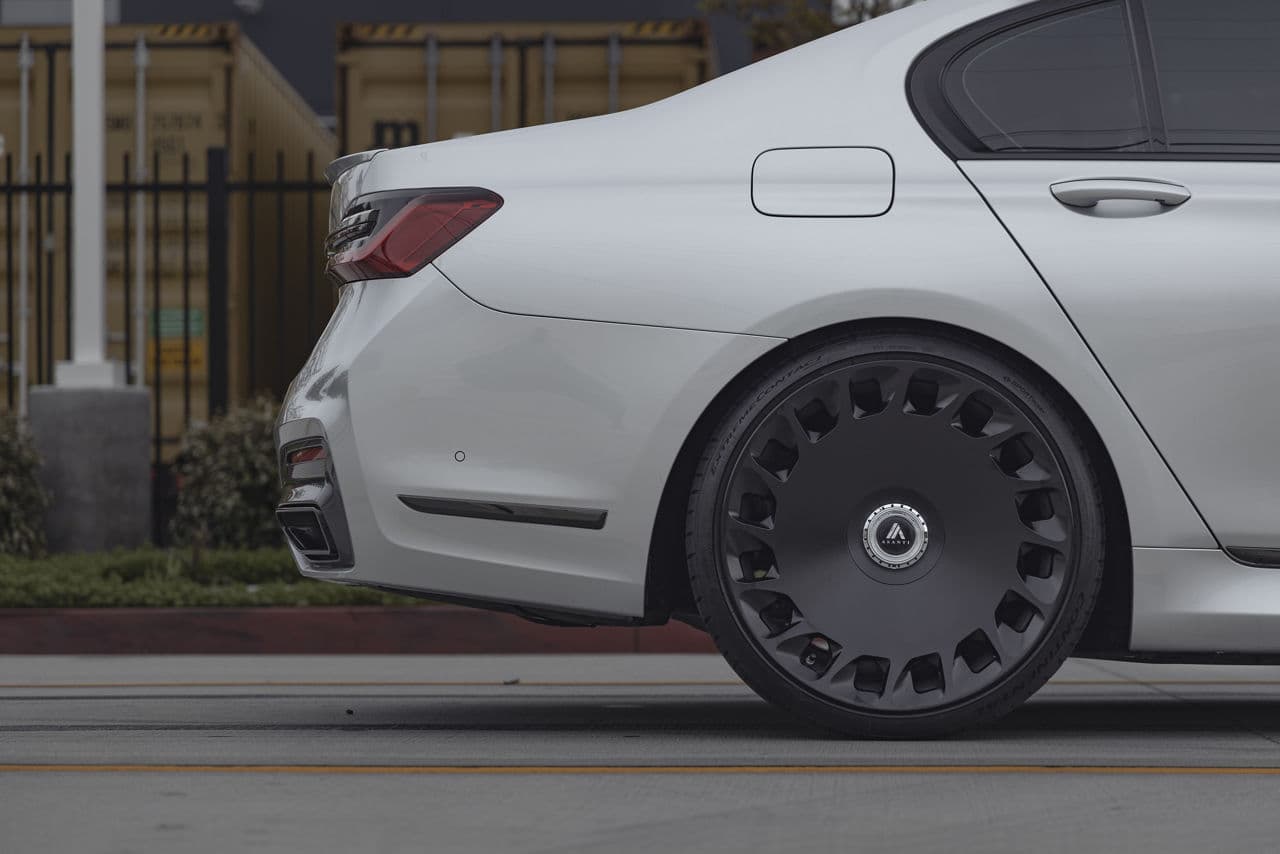 Rear view of 2022 BMW 7 Series with wheels