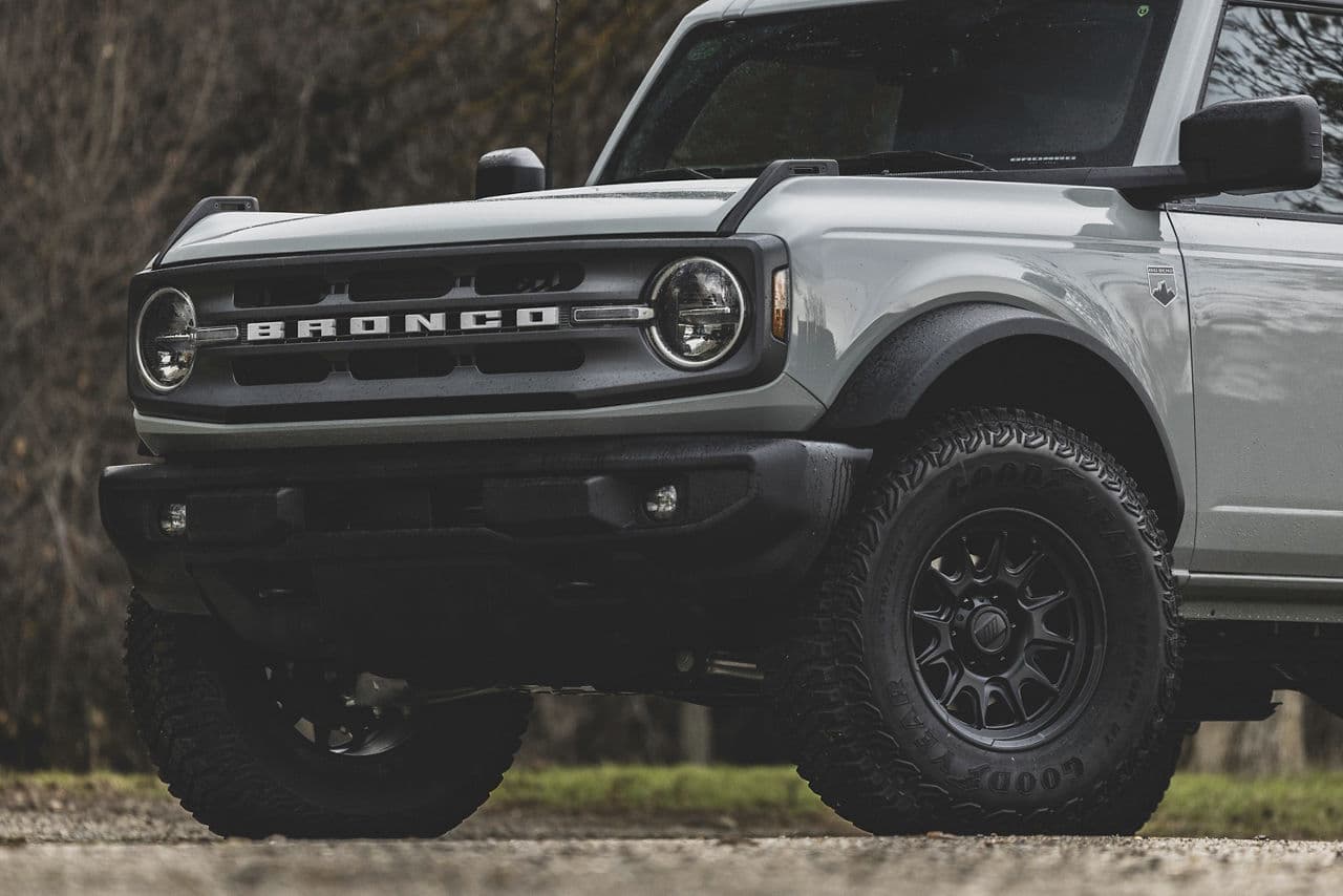 Side profile of 2022 Ford Bronco with wheels