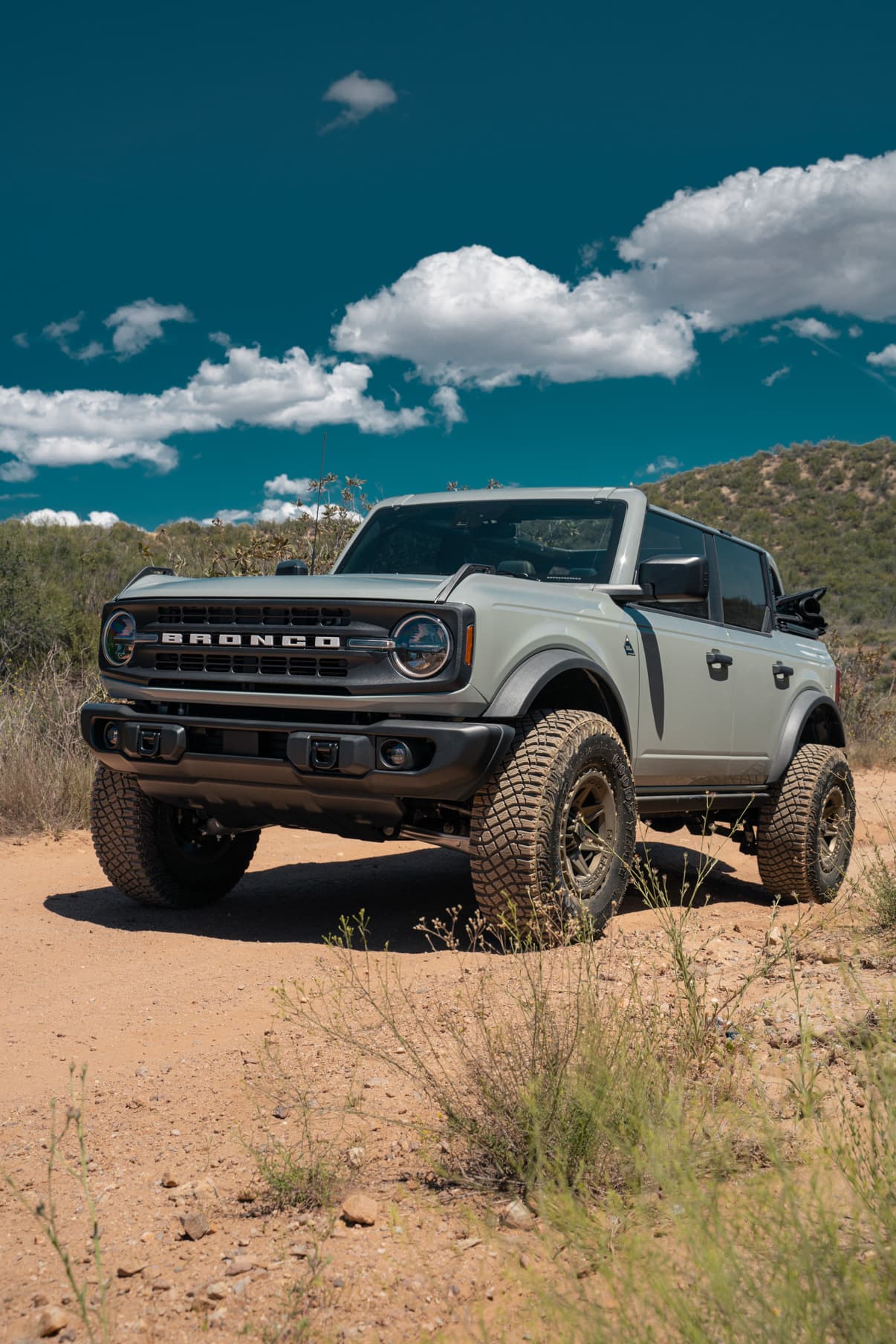 2022 Ford Bronco — wheels, side profile