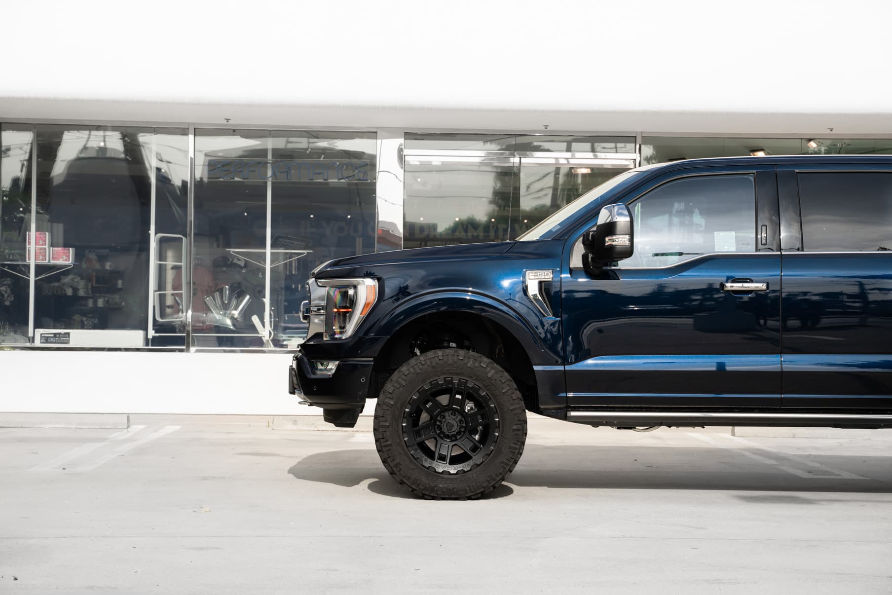 2022 Ford F-150 Platinum — wheels, interior