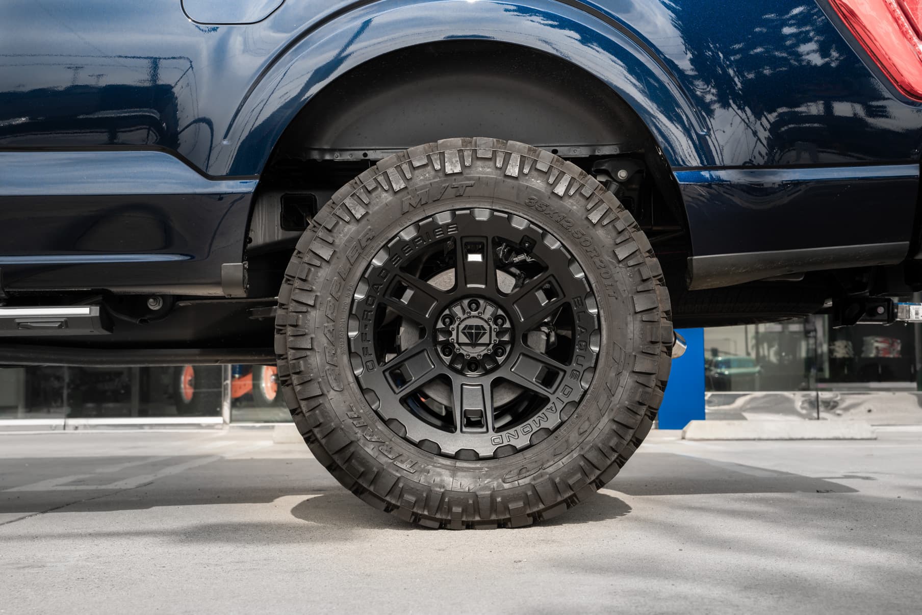 2022 Ford F-150 Platinum — wheels, detail view
