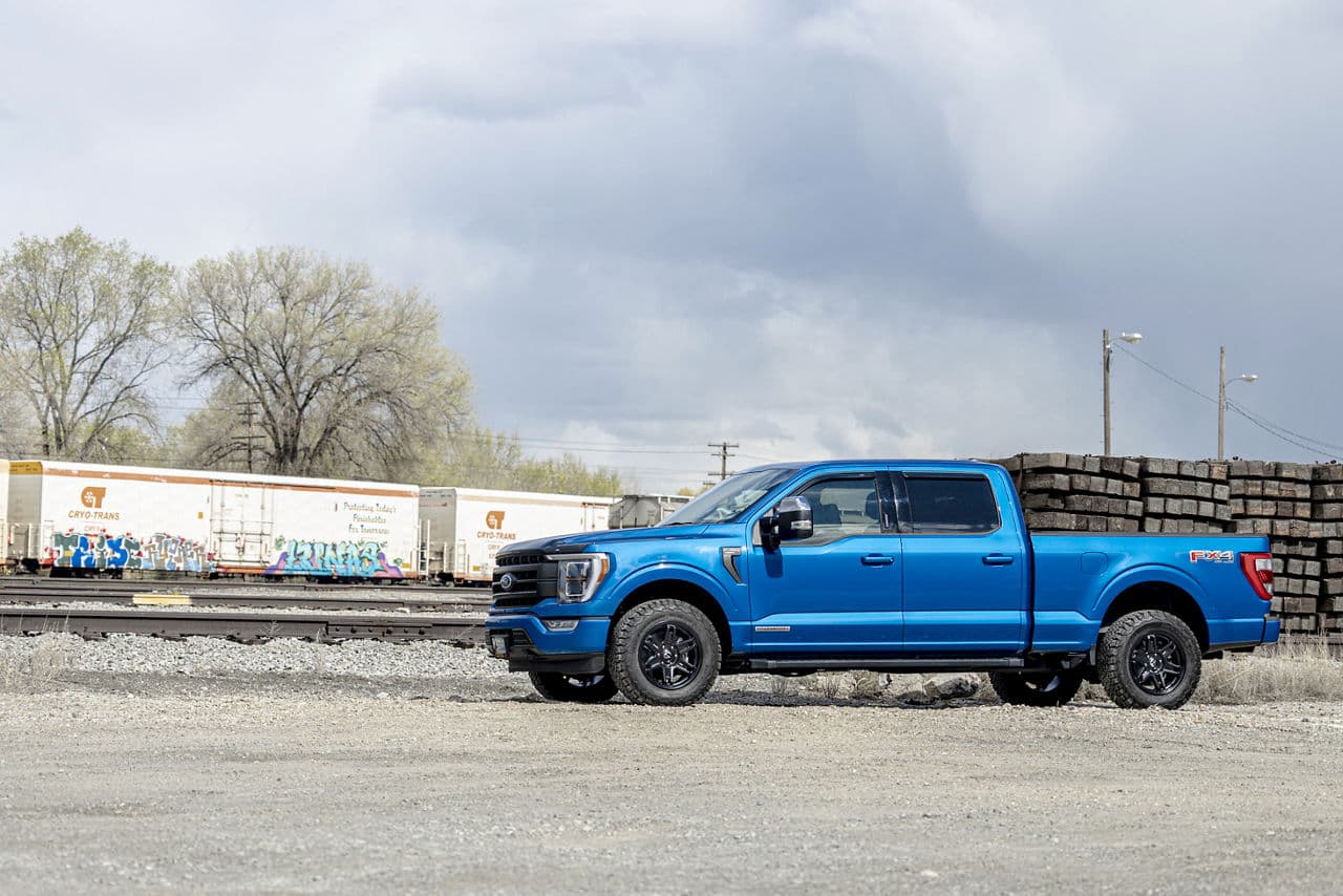 Detail view of 2022 Ford F150 Lariat with wheels