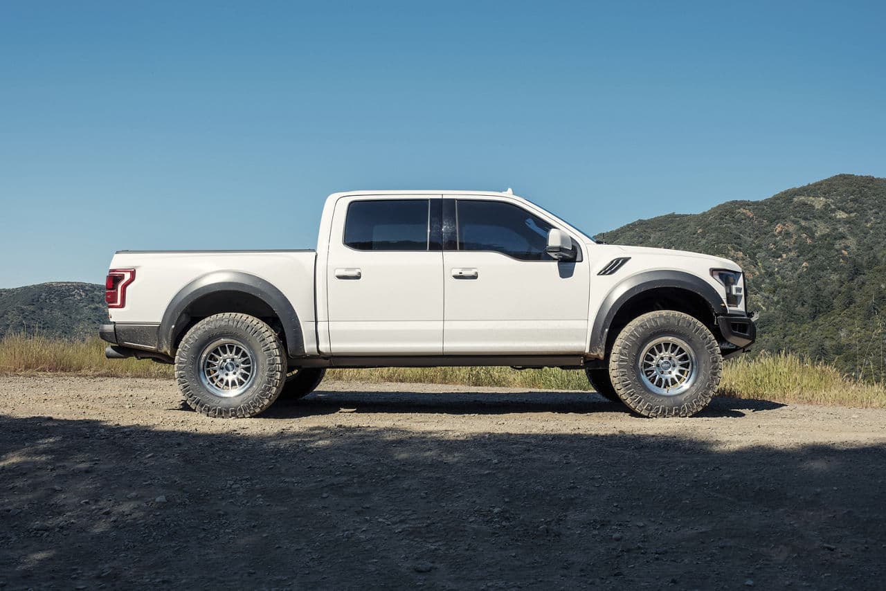 Side profile of 2022 Ford F150 Raptor with wheels