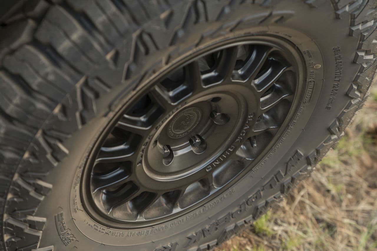 Detail view of 2022 GMC Canyon with truck suv wheels