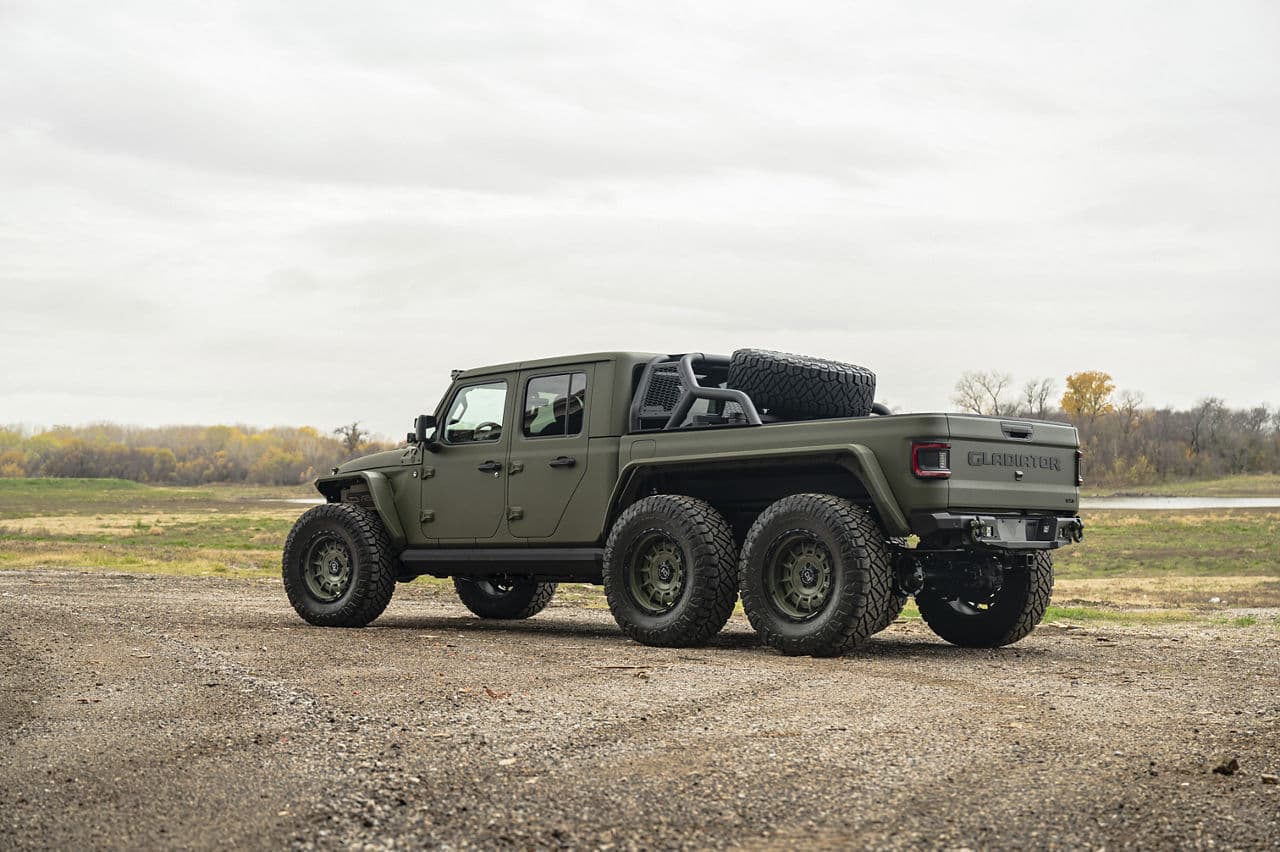 Front view of 2022 Jeep Gladiator 6x6 with wheels