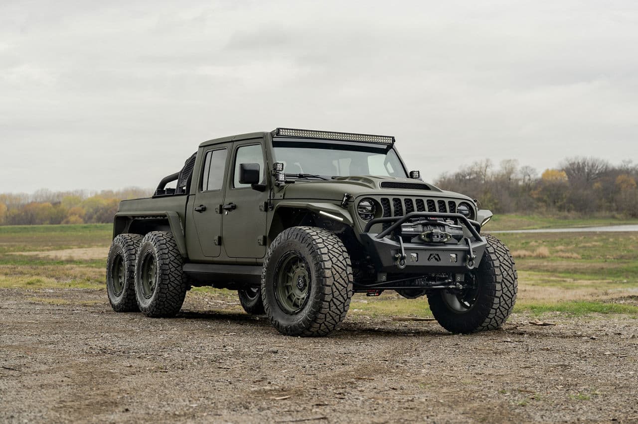 Detail view of 2022 Jeep Gladiator 6x6 with wheels