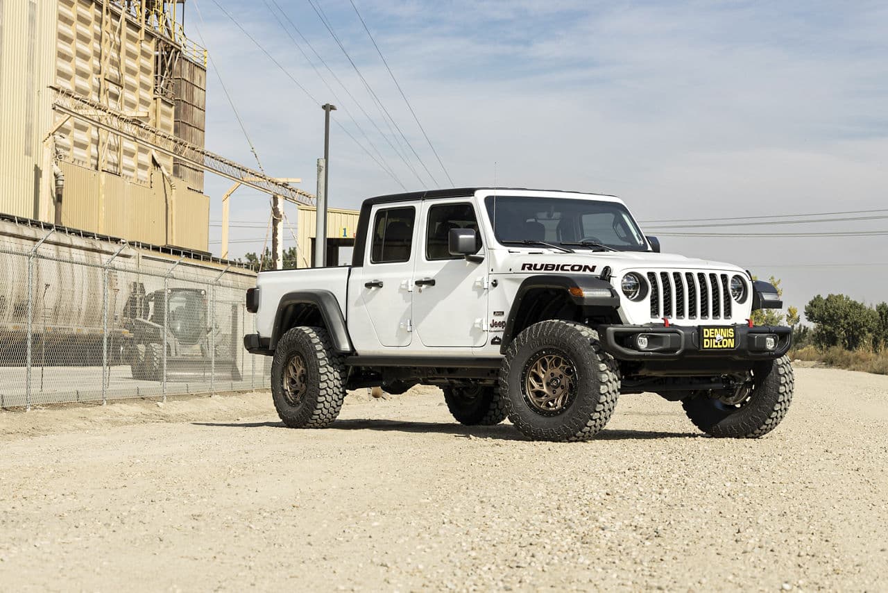 Detail view of 2022 Jeep Gladiator with truck suv wheels