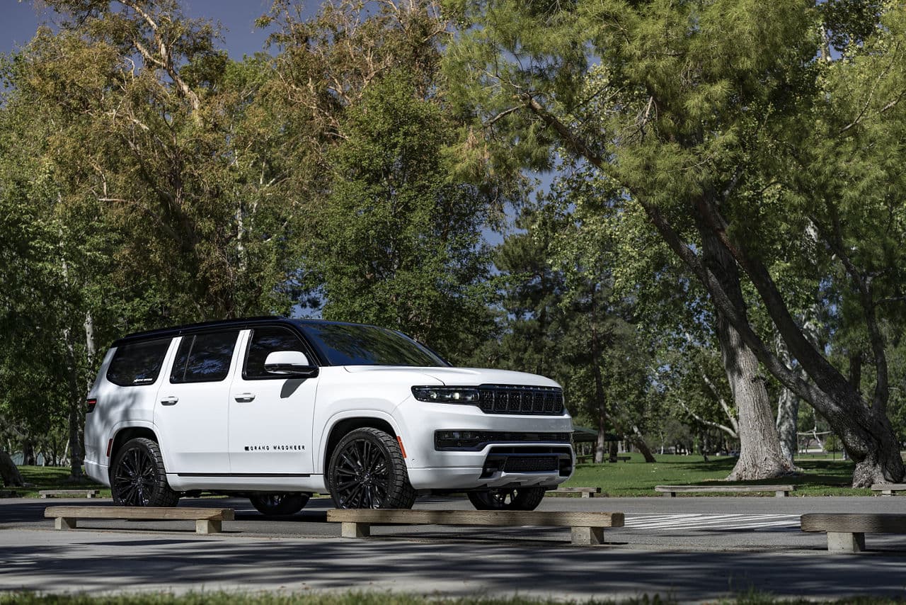 Front view of 2022 Jeep Wagoneer with truck suv wheels