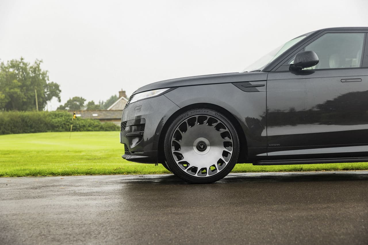 Side profile of 2022 Land Rover Range Rover with wheels