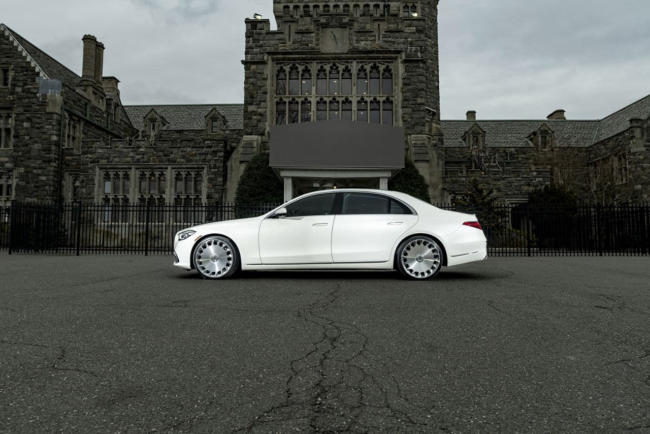 Side profile of 2022 Mercedes-Benz S Class with wheels