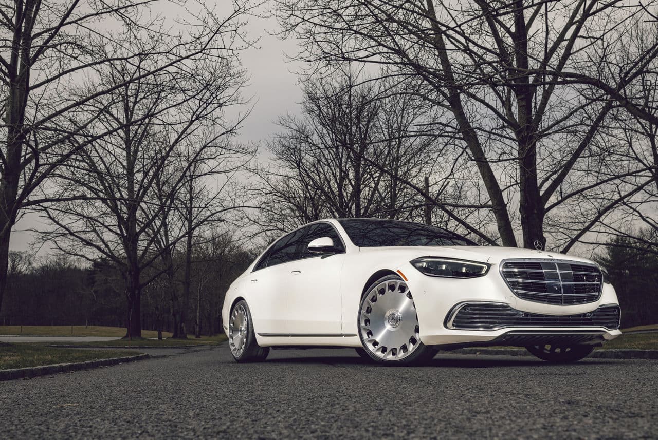 Detail view of 2022 Mercedes-Benz S Class with wheels