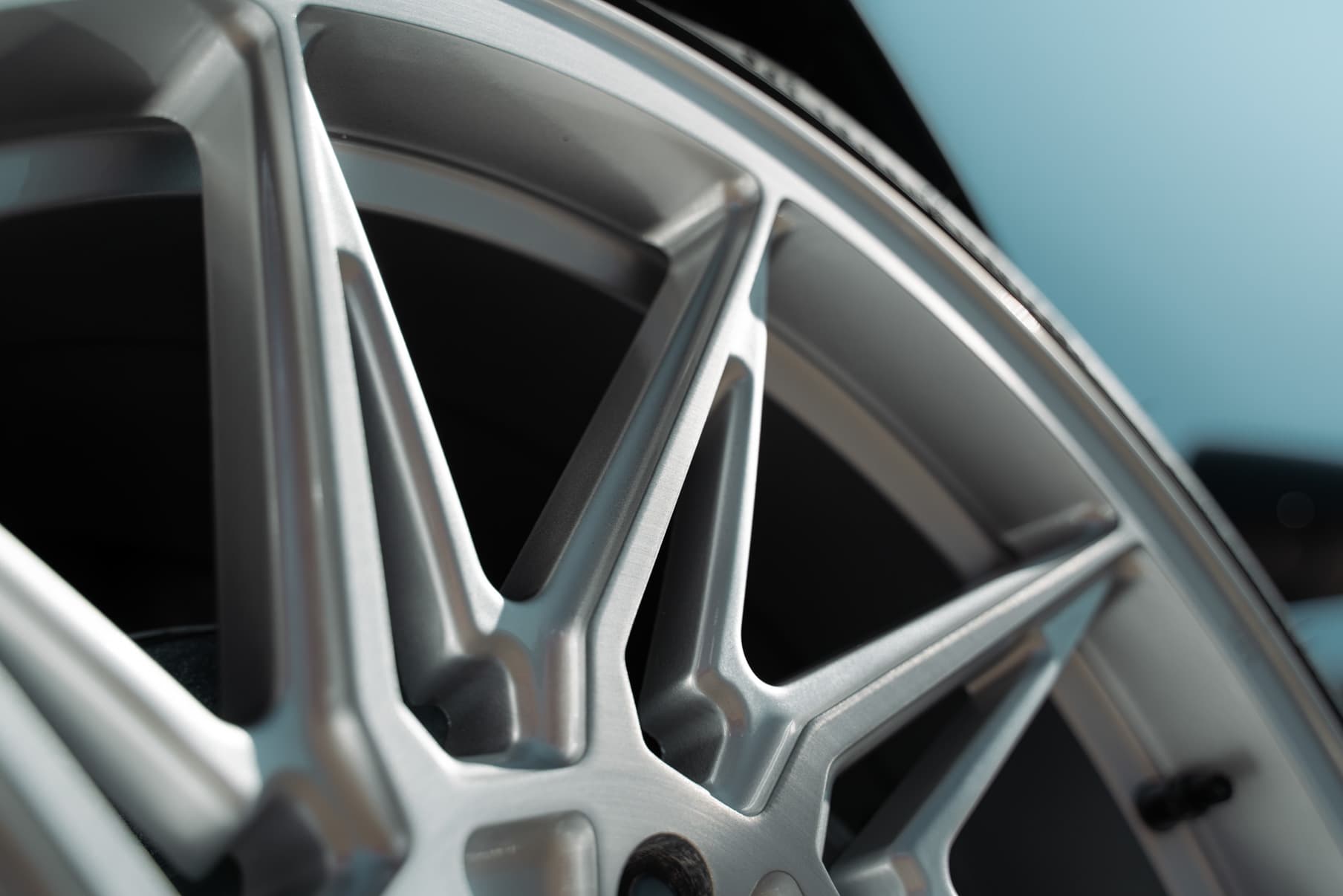 2022 Tesla Model 3 — wheels, side profile