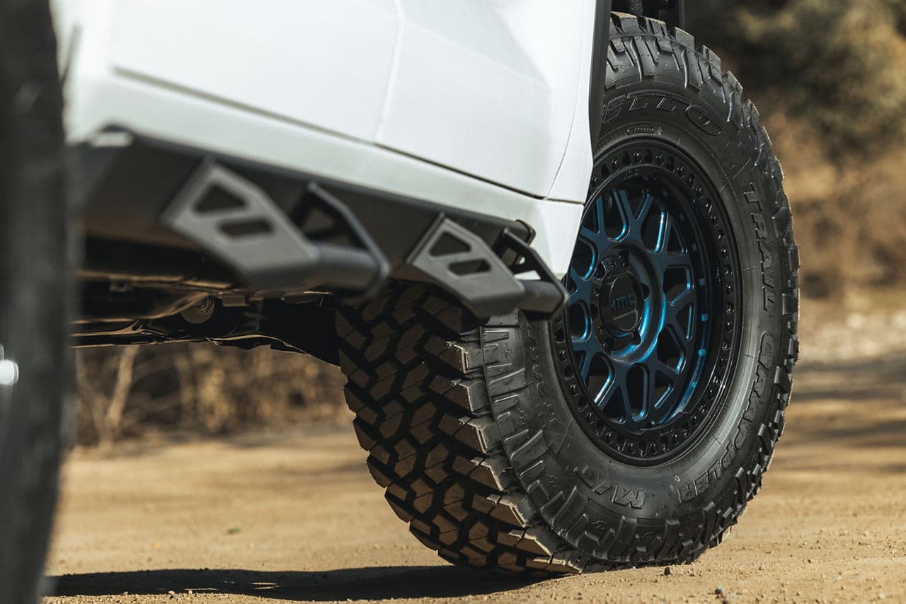Side profile of 2022 Toyota Tundra with wheels