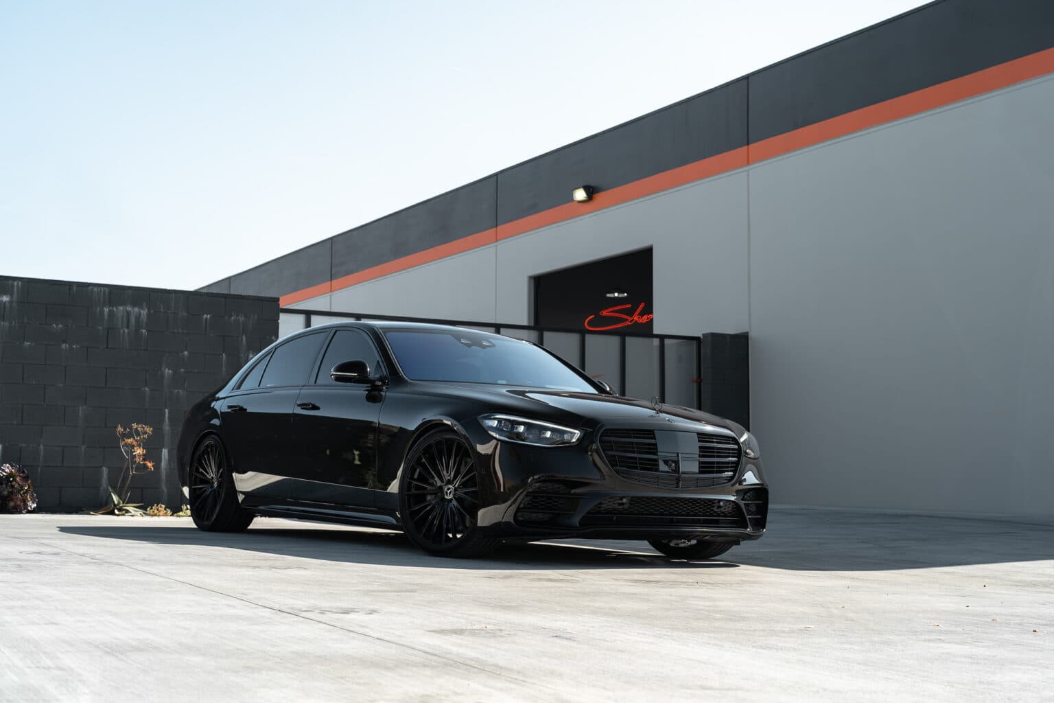 2023 Mercedes-Benz S580 — wheels, front view