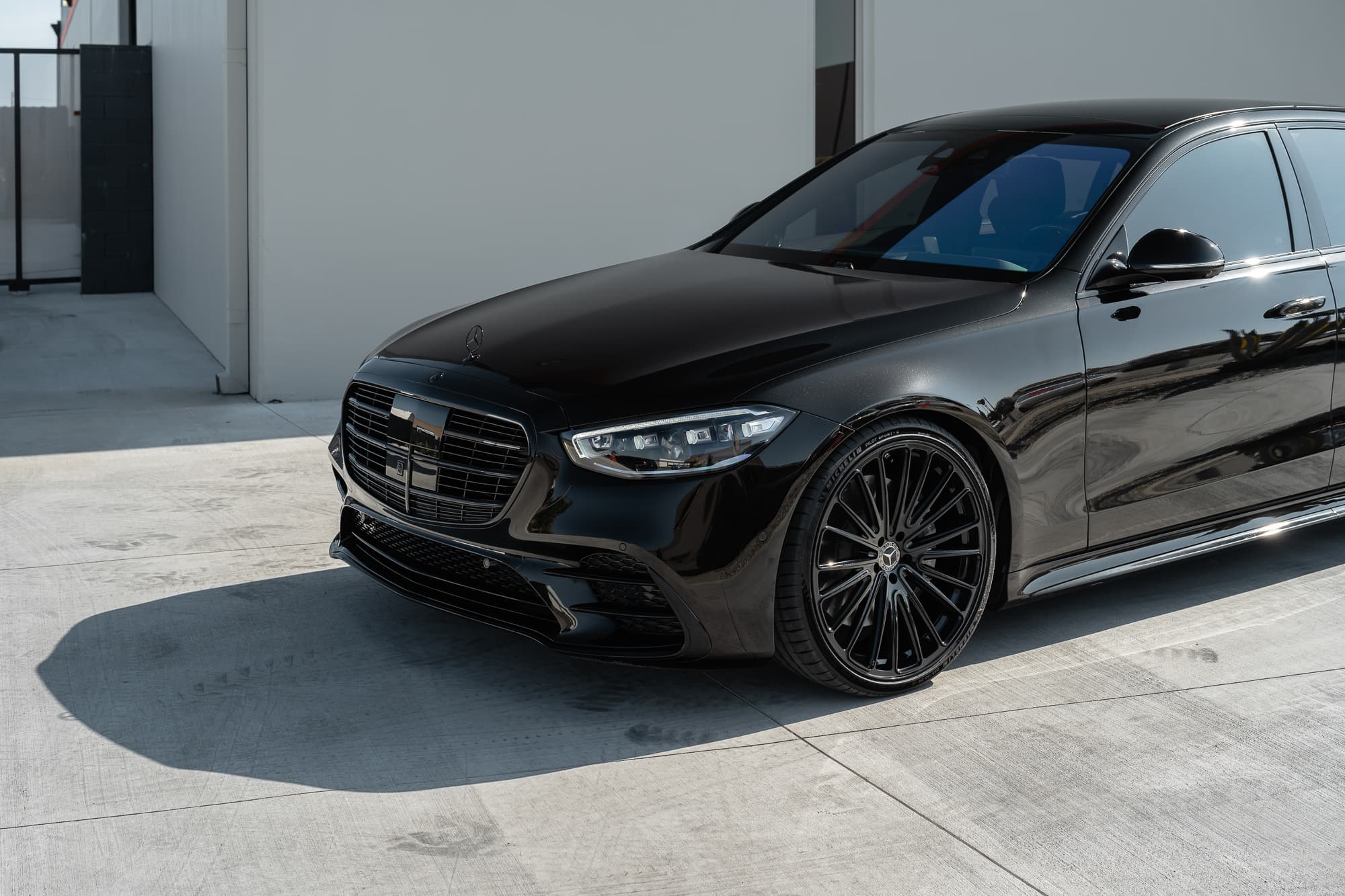 2023 Mercedes-Benz S580 — wheels, rear view